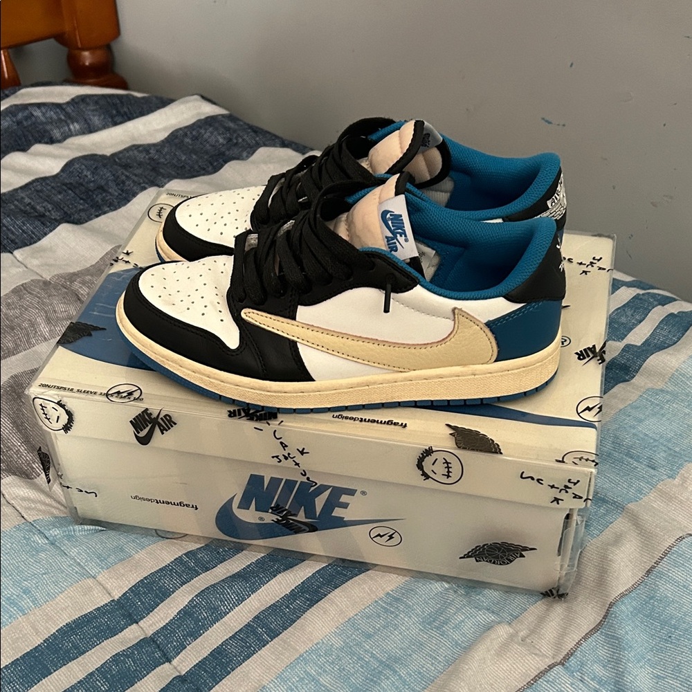 Travis Scott fragment Jordan 1s